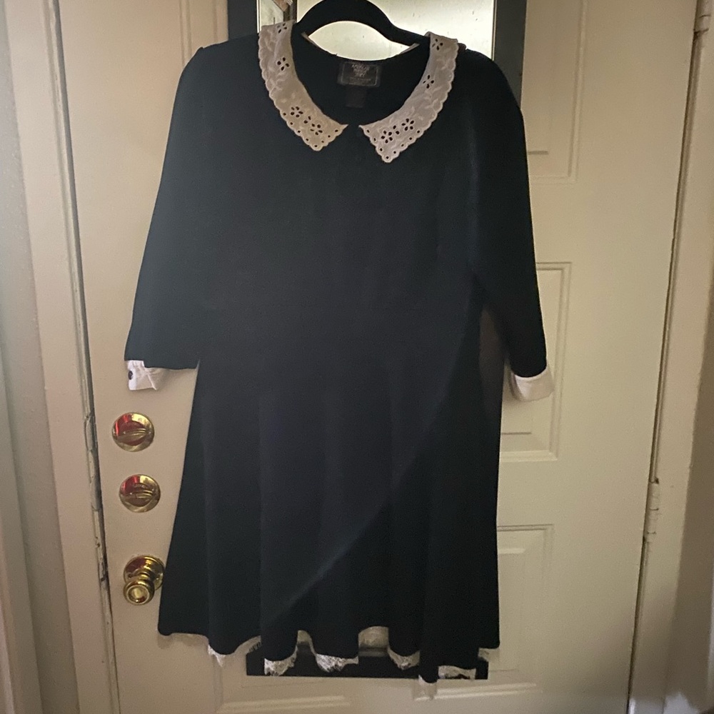 Hot Topic Black Dress with White Lace Collar